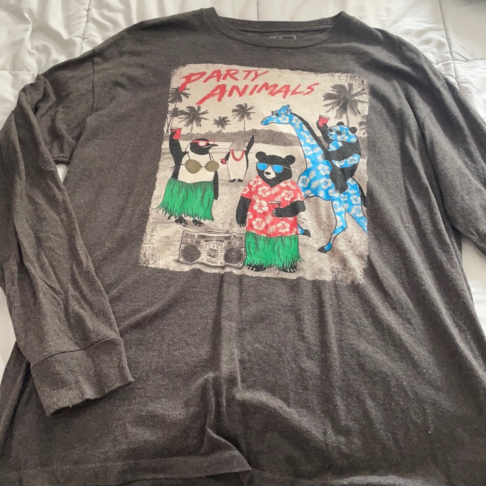 Men’s xl graphic tee long sleeve